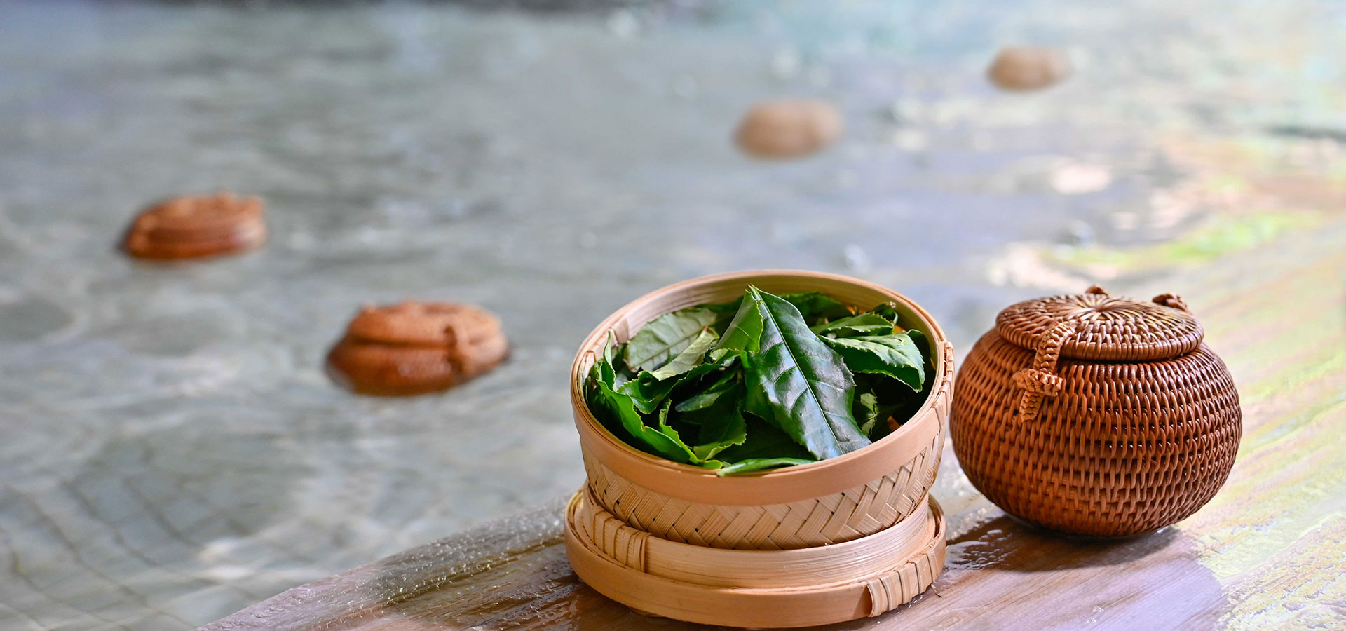 お茶風呂（4月～7月中旬・9月）